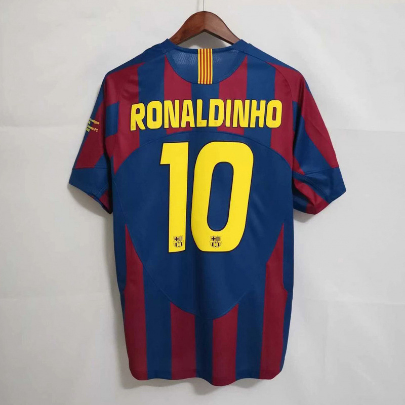 2005–06 Barcelona Home — Ronaldinho 10